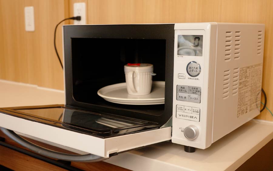 上部空気⽳から蒸気を逃すのでレンチン料理も簡単