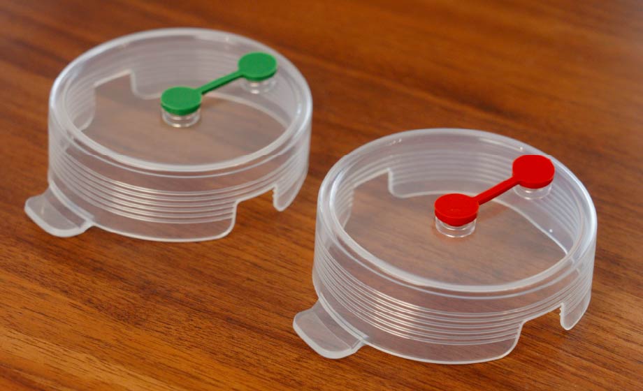 市販のマグカップ・コップ・⼩鉢にしっかりラップできる※ ⼝径サイズφ75〜95㎜（＝直径）まで対応可能