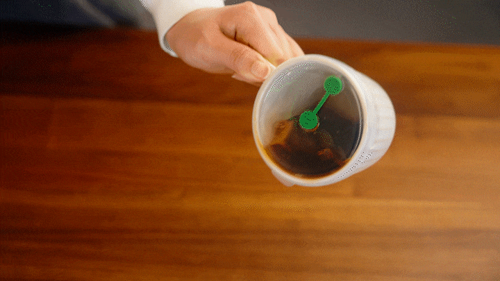 振ってもこぼれない