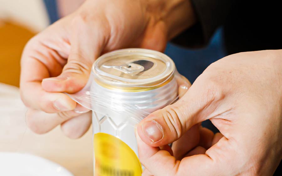 扱いやすいオールシリコン製被せやすく取りやすいツマミ付き